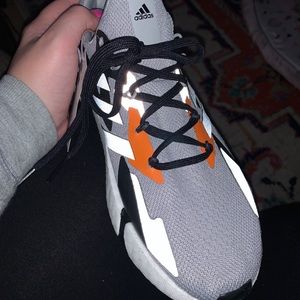 Men’s 7.5 Adidas Tennis Shoes